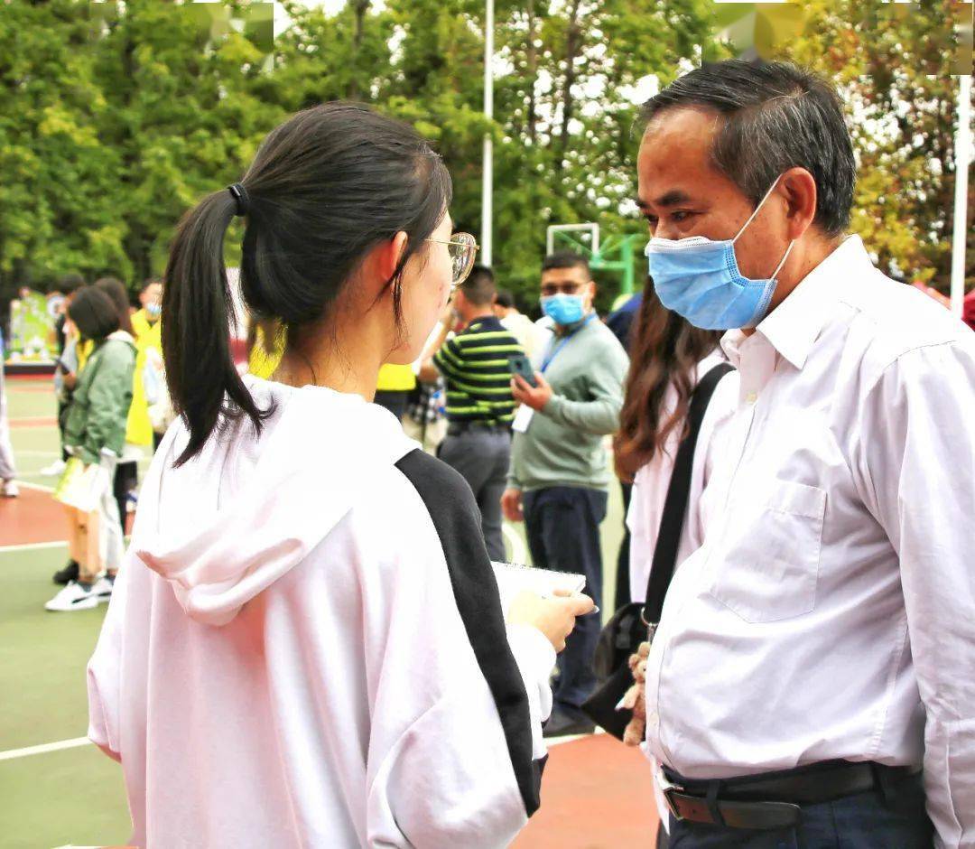 ‘十大外围足球平台app手机版’
秋天的第一份offer(图21)