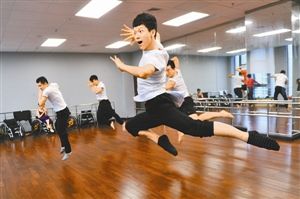 十大外围足球大平台_南林代表队在第七届江苏省大学生机器人大赛中揽获八奖(图1) 十大外围足球平台app手机版